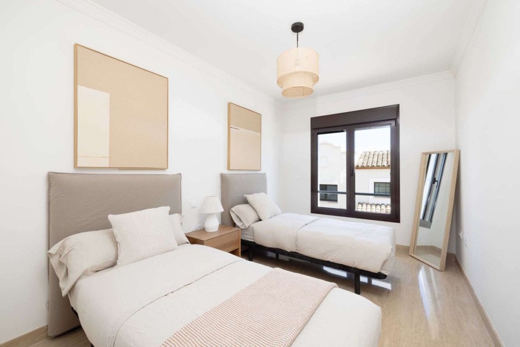 Villa – Chalet — Estepona