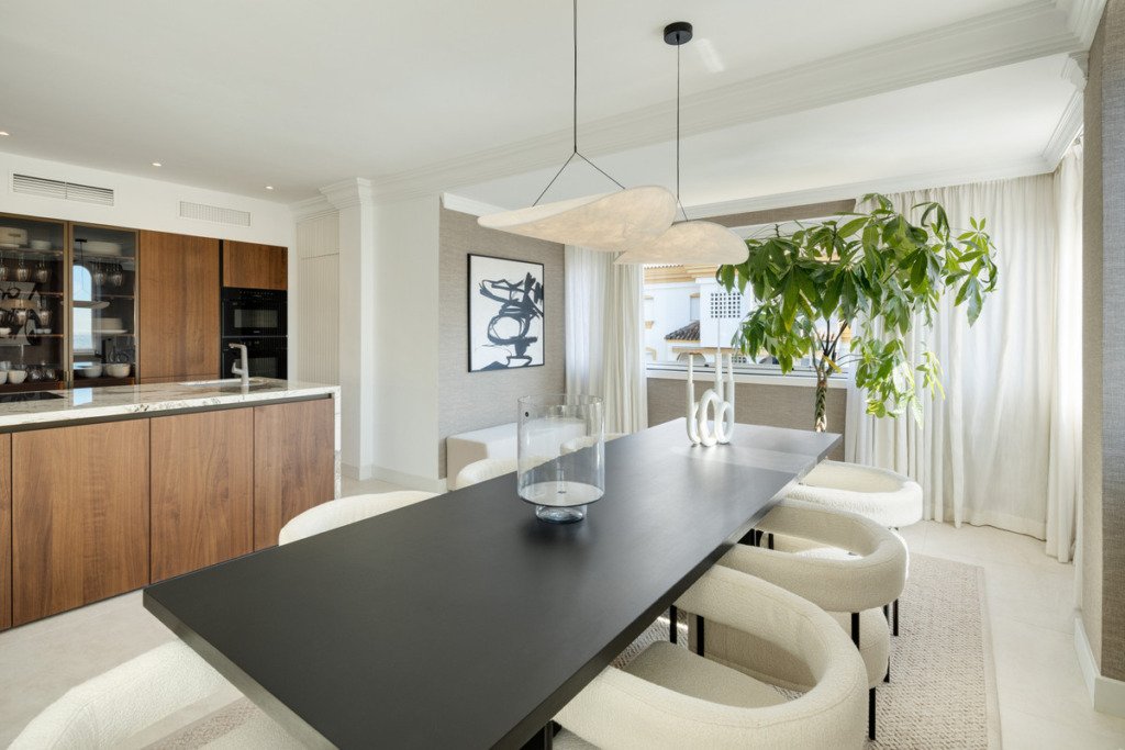 Middle Floor Apartment — The Golden Mile