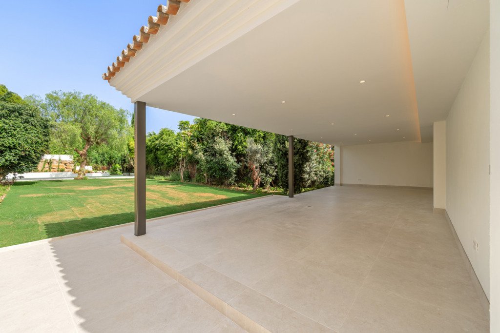 Detached Villa — The Golden Mile