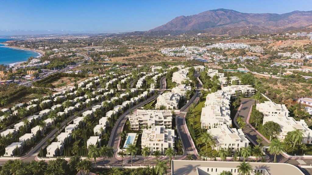 Апартамент средний этаж — Estepona