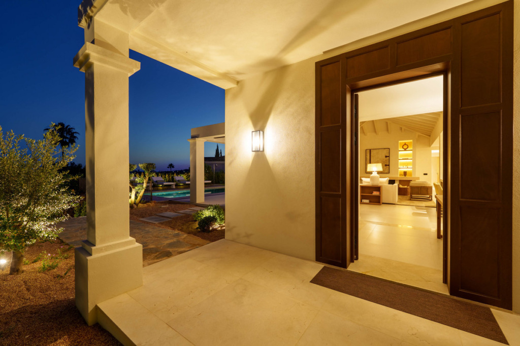 Villa – Chalet — Nueva Andalucía