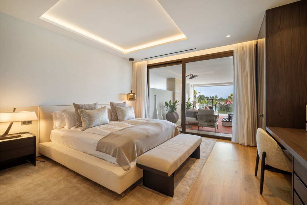 Detached Villa — The Golden Mile