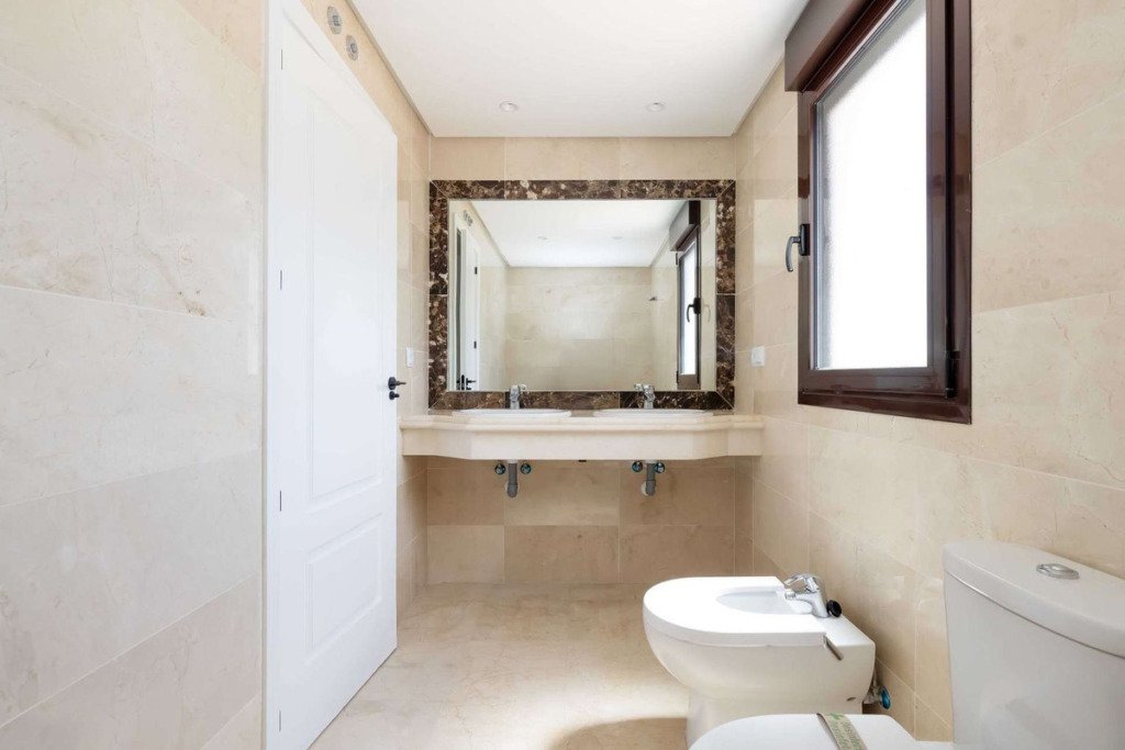 Villa – Chalet — Estepona