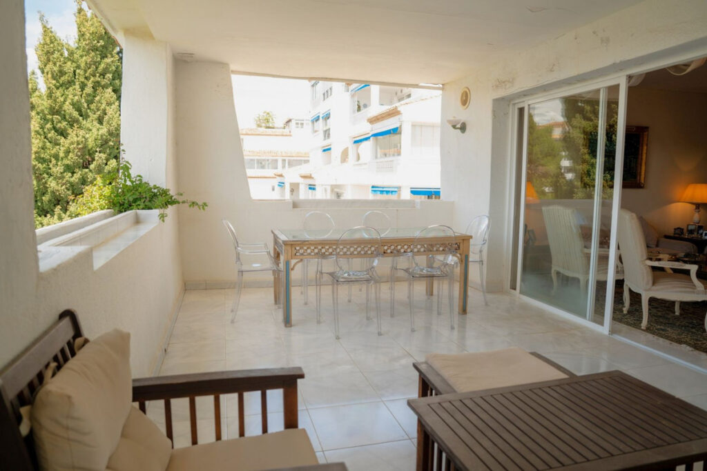 Middle Floor Apartment — Puerto Banús