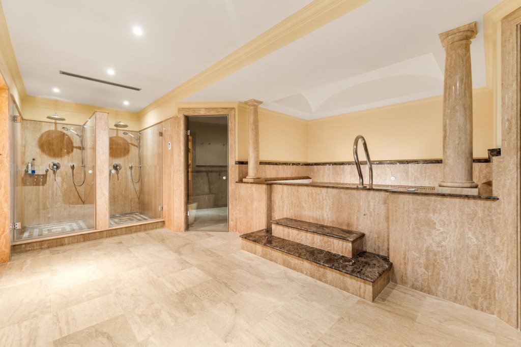Detached Villa — Guadalmina Baja