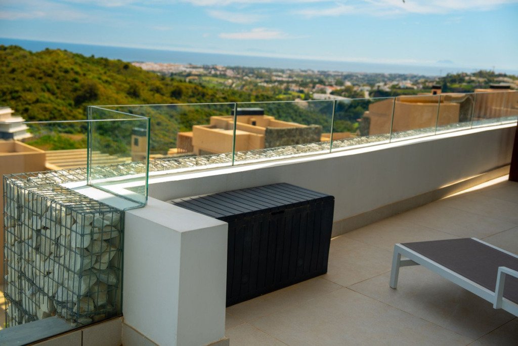 Middle Floor Apartment — Benahavís