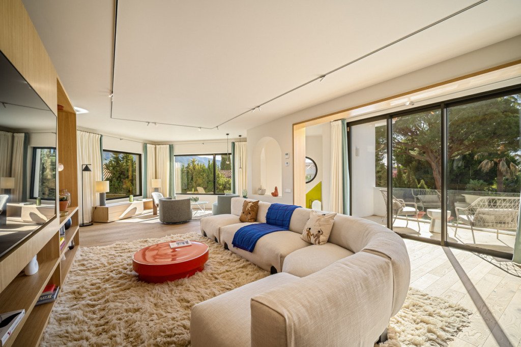 Detached Villa — Nueva Andalucía