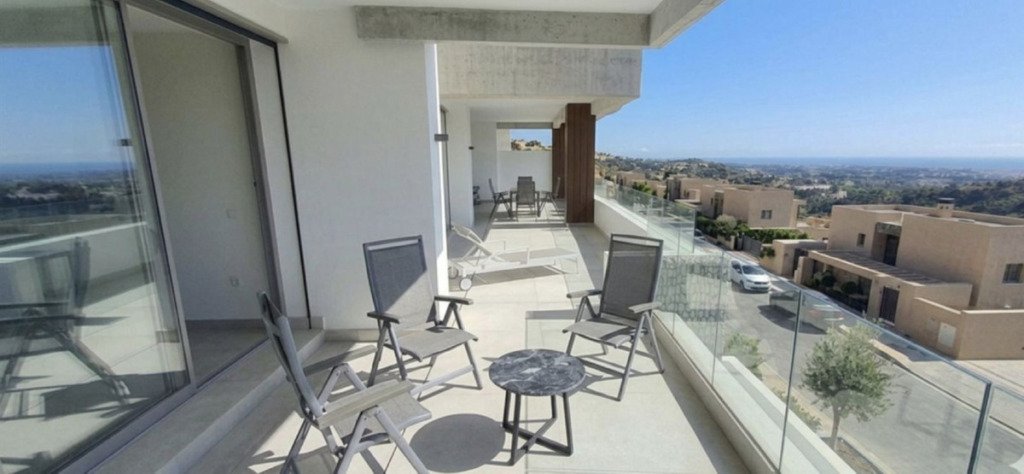 Middle Floor Apartment — Benahavís