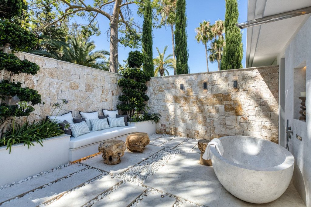 Villa – Chalet — Nueva Andalucía