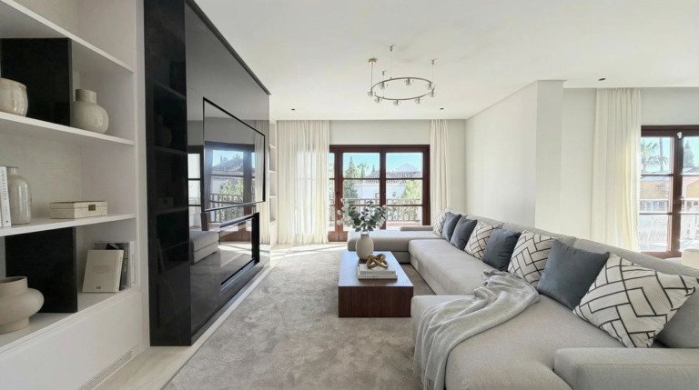 Villa – Chalet — The Golden Mile
