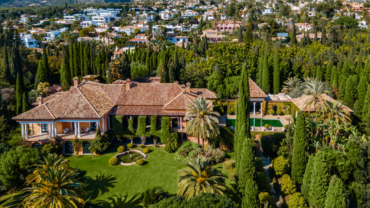 Detached Villa — The Golden Mile