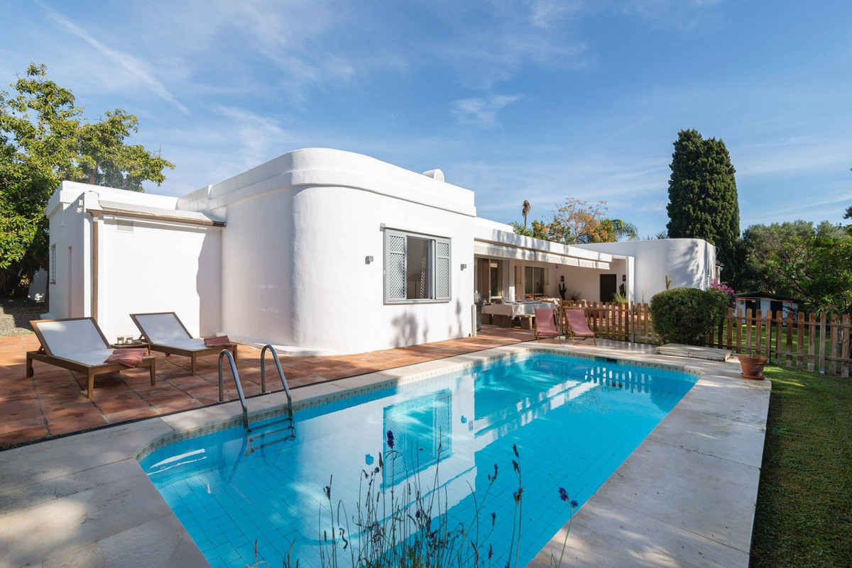 Villa – Chalet — Guadalmina Alta