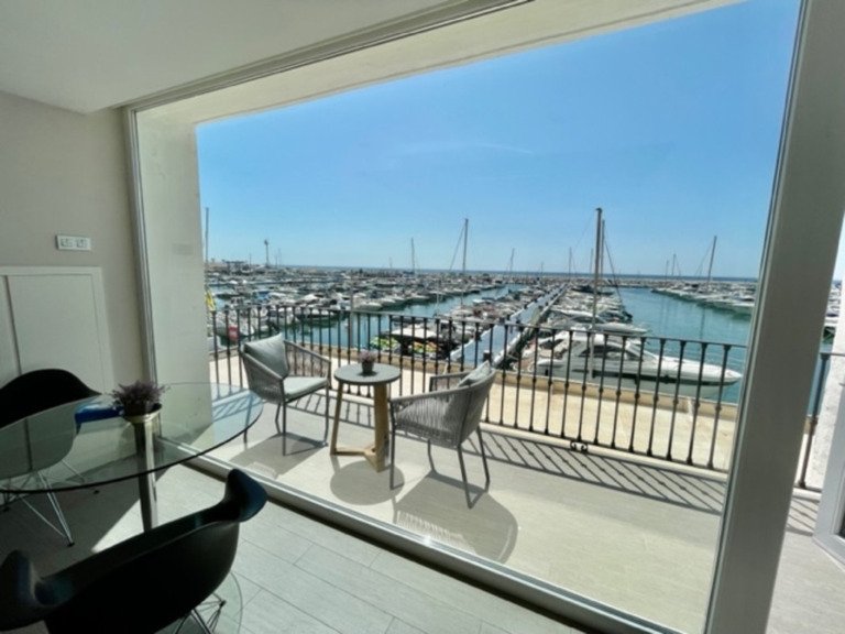 Middle Floor Apartment — Puerto Banús