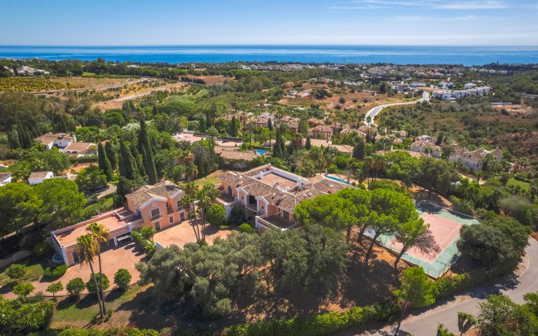Villa – Chalet — The Golden Mile