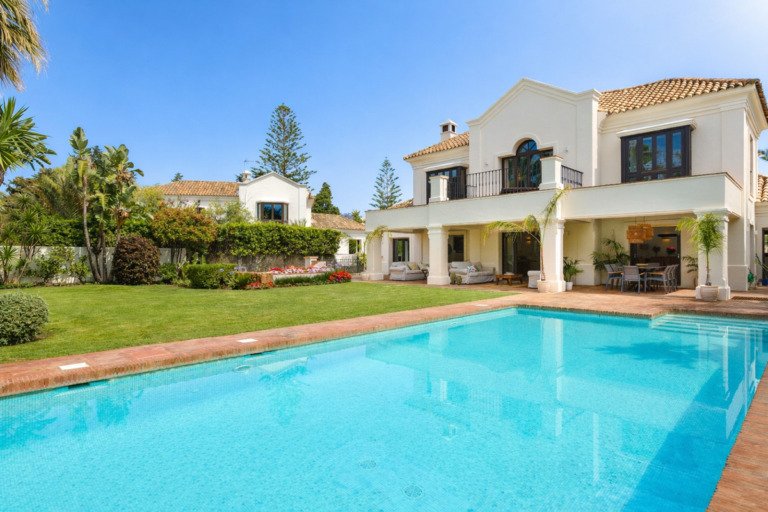Detached Villa — Guadalmina Baja