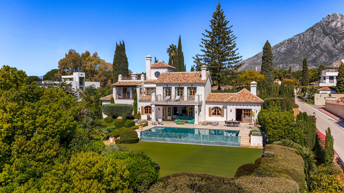 Detached Villa — The Golden Mile