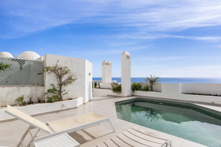Penthouse Duplex — The Golden Mile