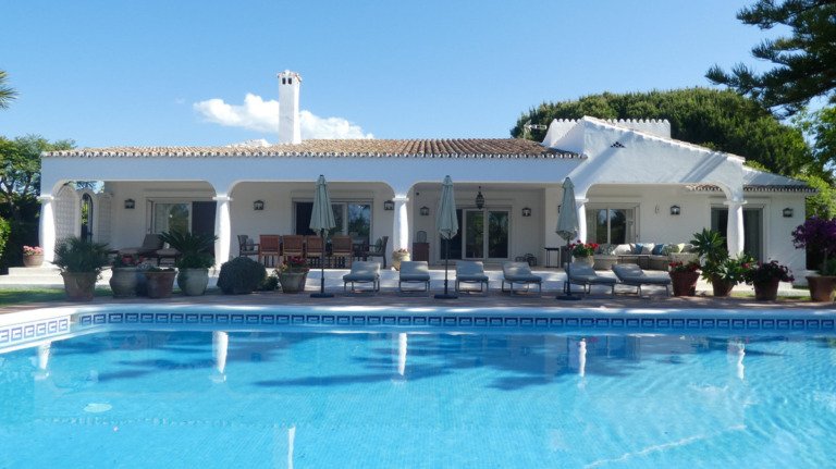 Detached Villa — Estepona