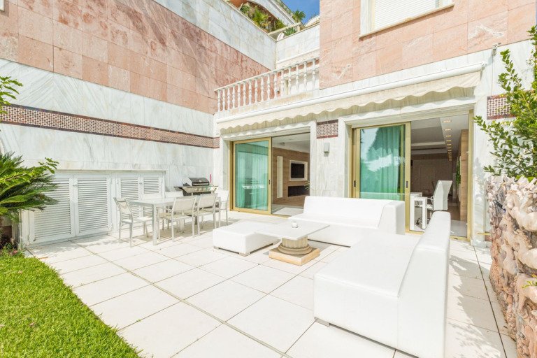 Апартамент нижний этаж — Puerto Banús