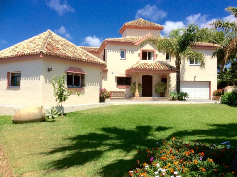 Detached Villa — Calahonda