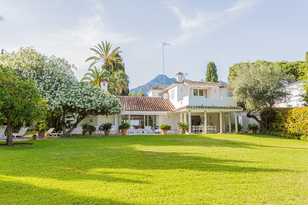 Villa – Chalet — The Golden Mile