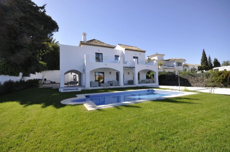Villa – Nueva Andalucía