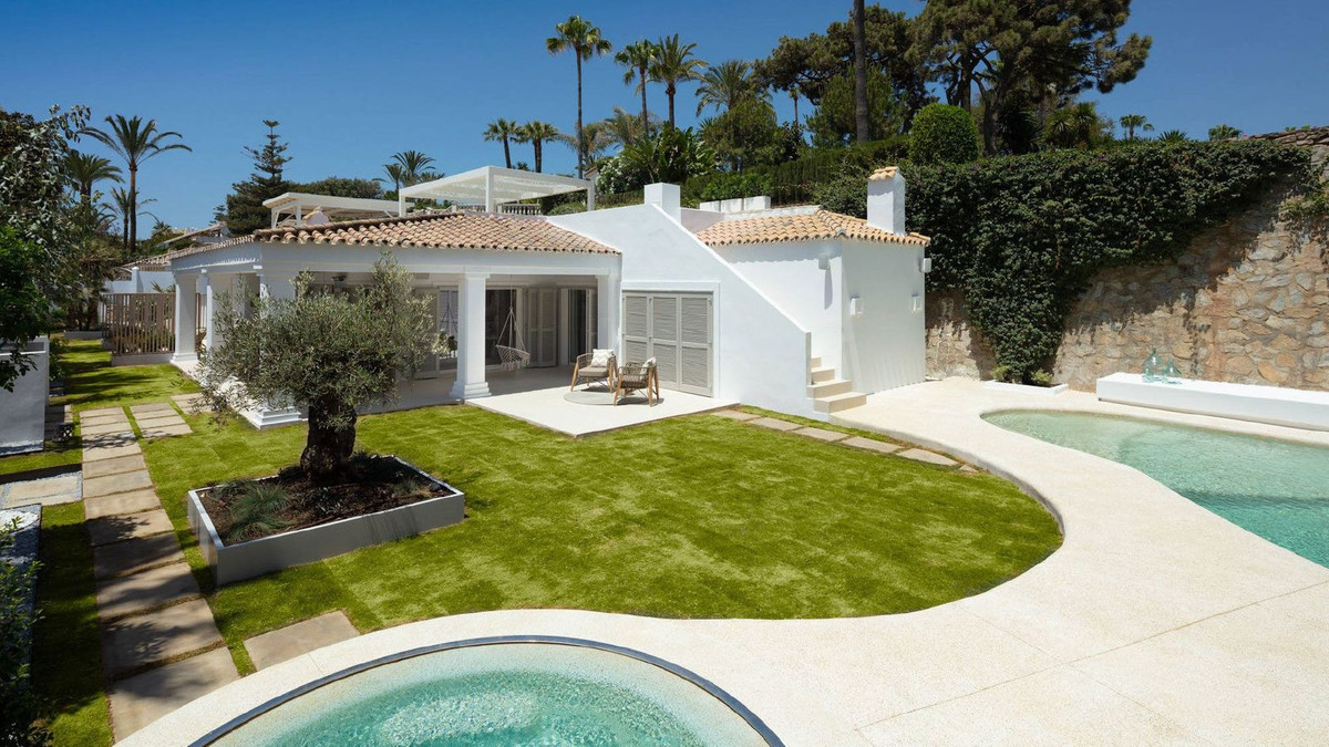 Villa – Chalet — The Golden Mile