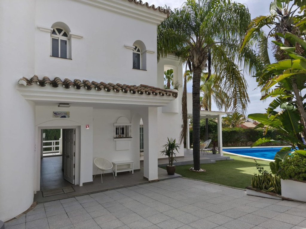 Detached Villa — Atalaya