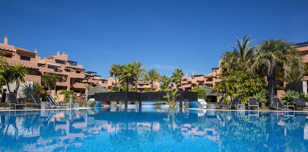 Middle Floor Apartment — Estepona