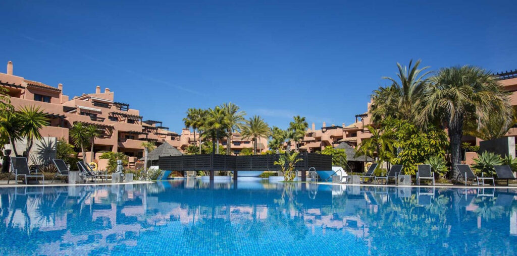 Middle Floor Apartment — Estepona