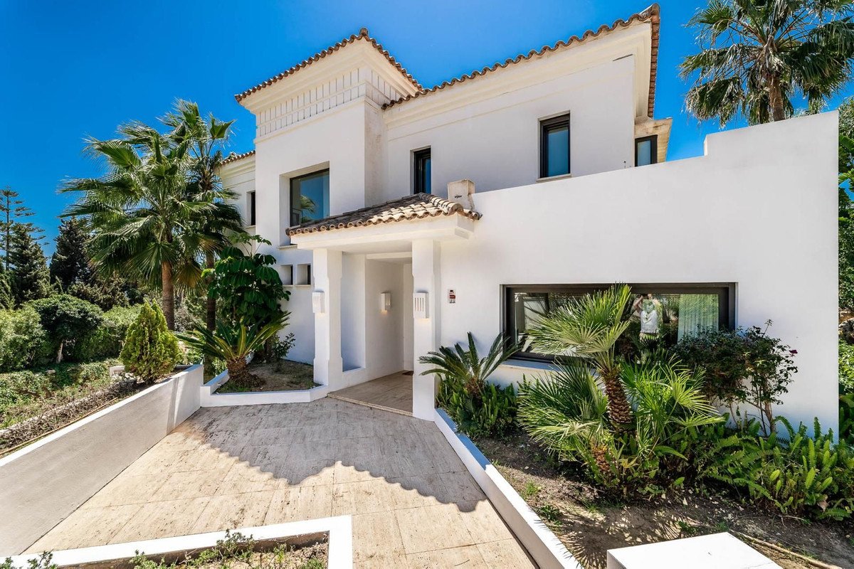 Villa – Chalet — The Golden Mile