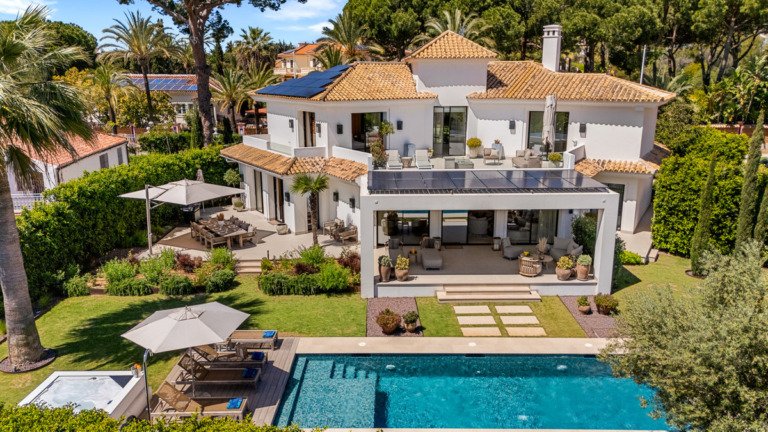 Detached Villa — Los Monteros