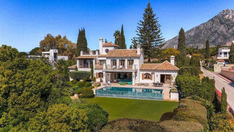 Villa – Chalet — The Golden Mile