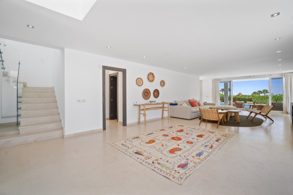 Detached Villa — El Paraiso