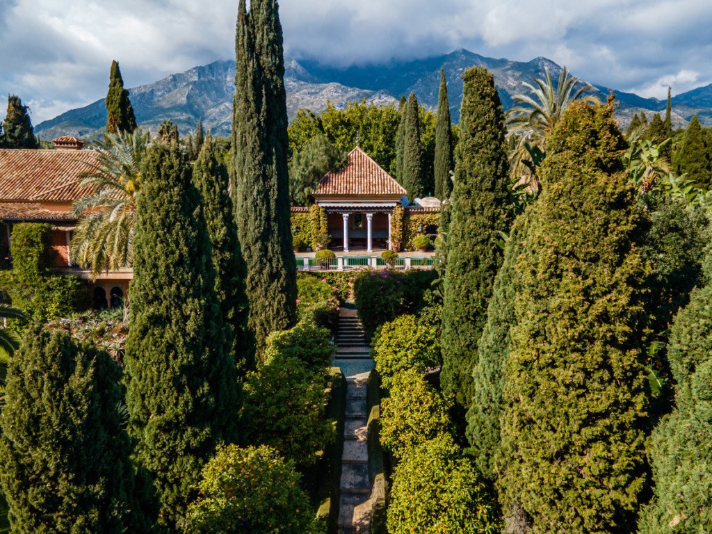 Villa – Chalet — The Golden Mile