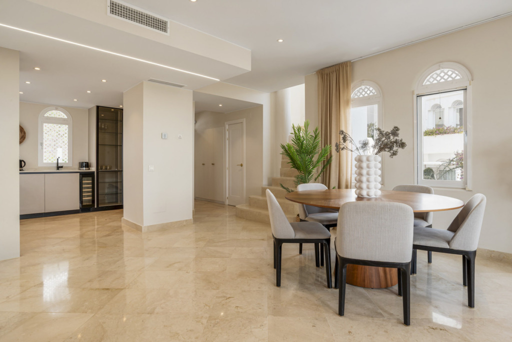 Penthouse Duplex — The Golden Mile