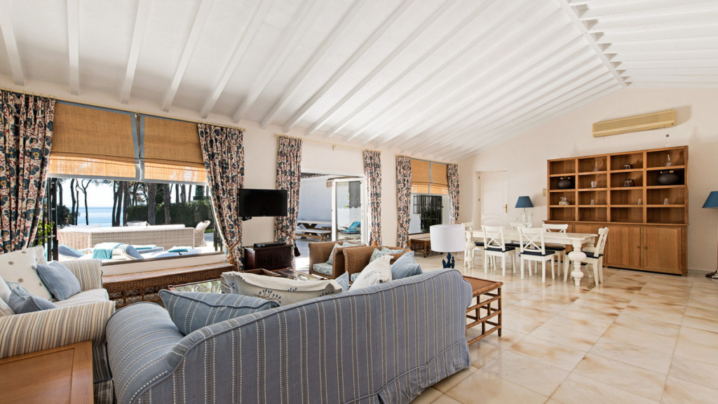 Villa – Chalet — The Golden Mile