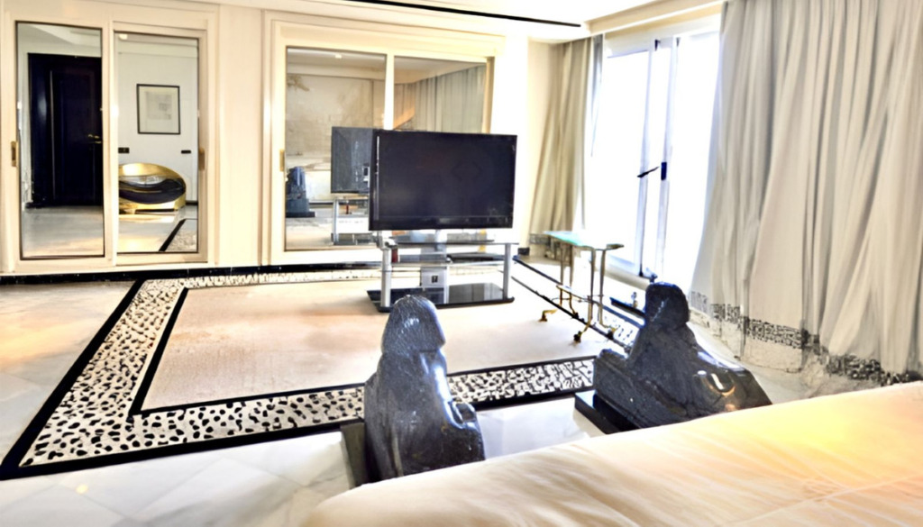 Middle Floor Apartment — The Golden Mile