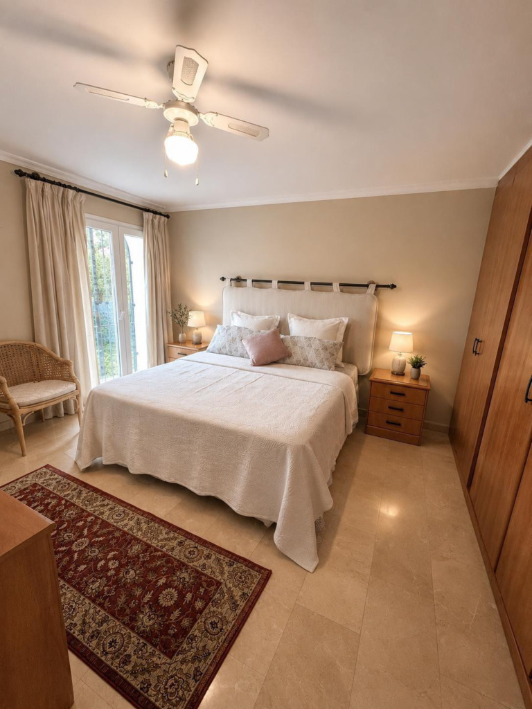 Villa – Chalet — Nueva Andalucía