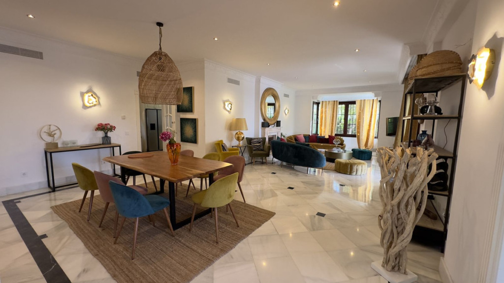 Detached Villa — Las Chapas