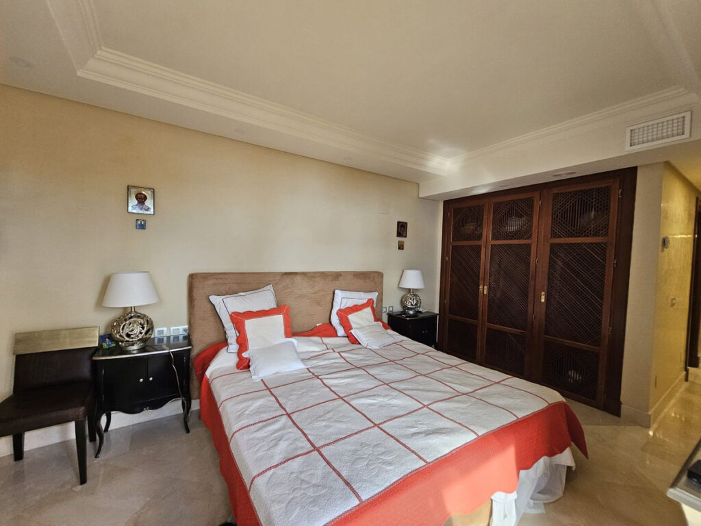 Middle Floor Apartment — Estepona