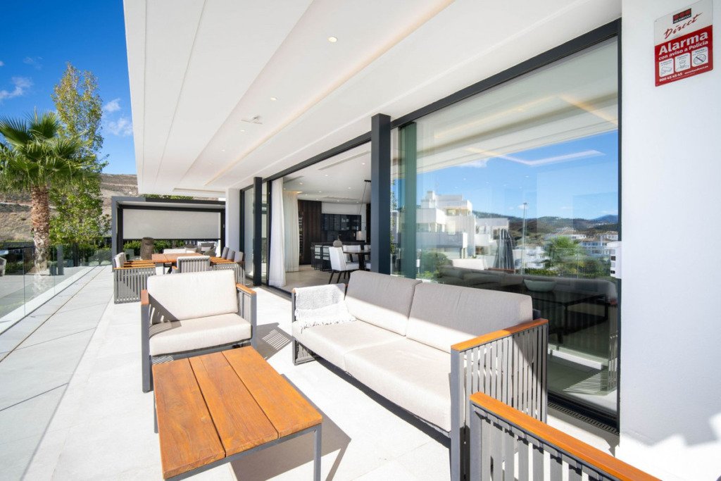 Detached Villa — Nueva Andalucía
