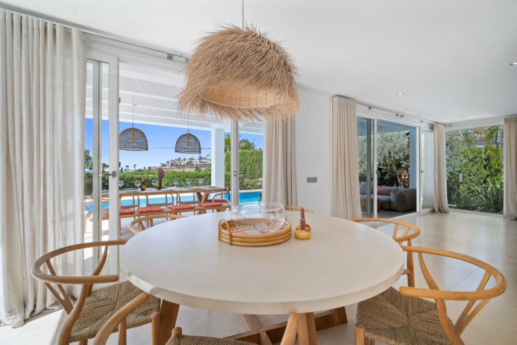Detached Villa — El Paraiso