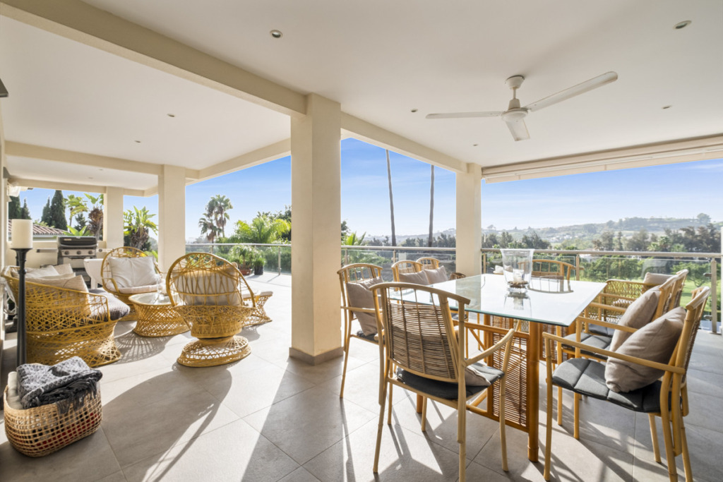 Detached Villa — Nueva Andalucía