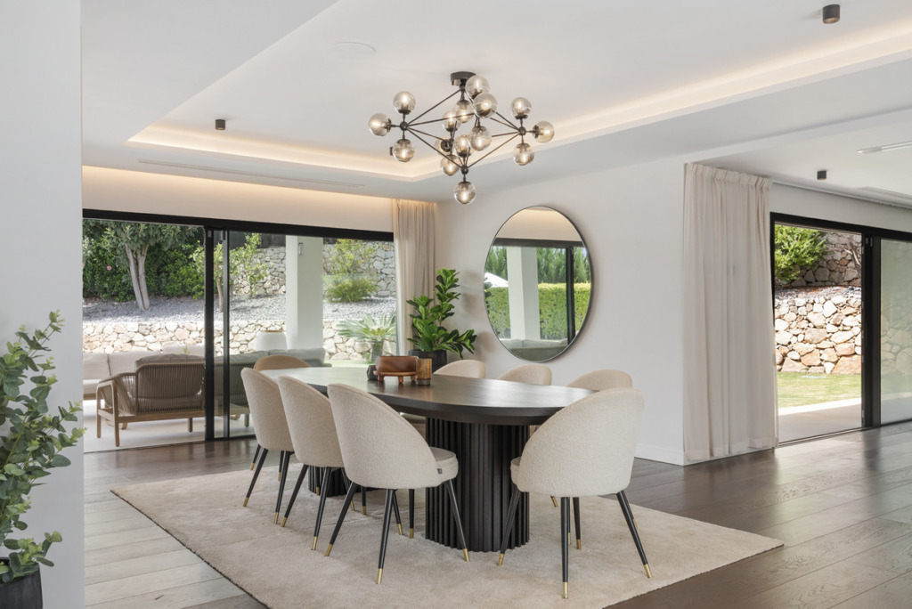 Detached Villa — Nueva Andalucía