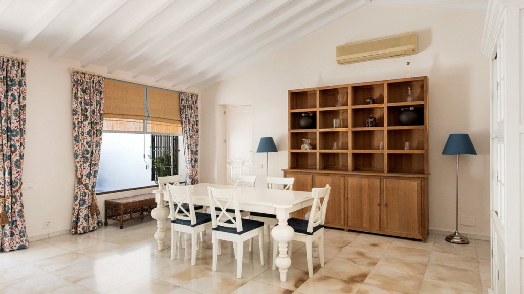 Villa – Chalet — The Golden Mile