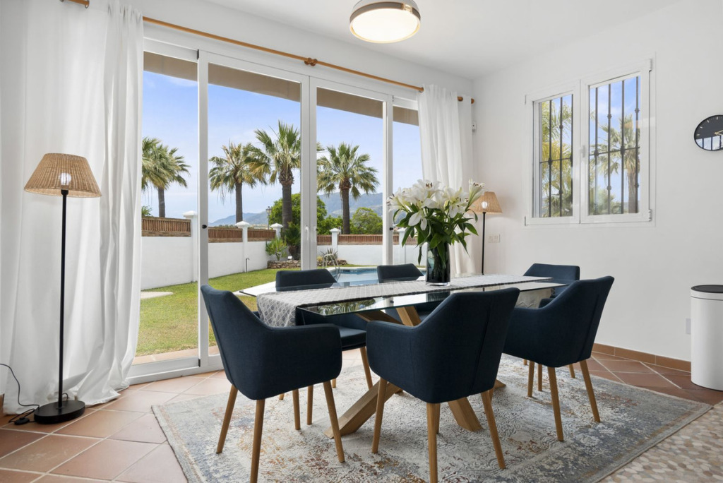 Villa – Chalet — Las Chapas