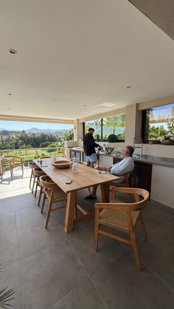 Detached Villa — Nueva Andalucía