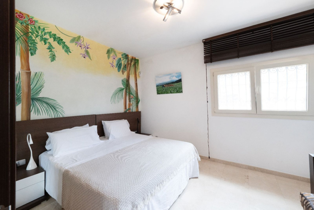 Villa – Chalet — The Golden Mile
