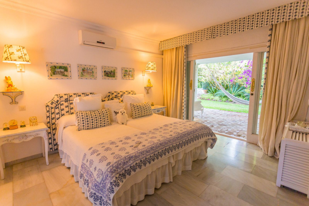Villa – Chalet — The Golden Mile